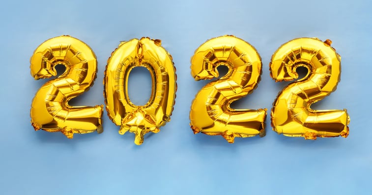 (HS)2022-new-year-foil-balloon-numbers-on-sky-blue-bac