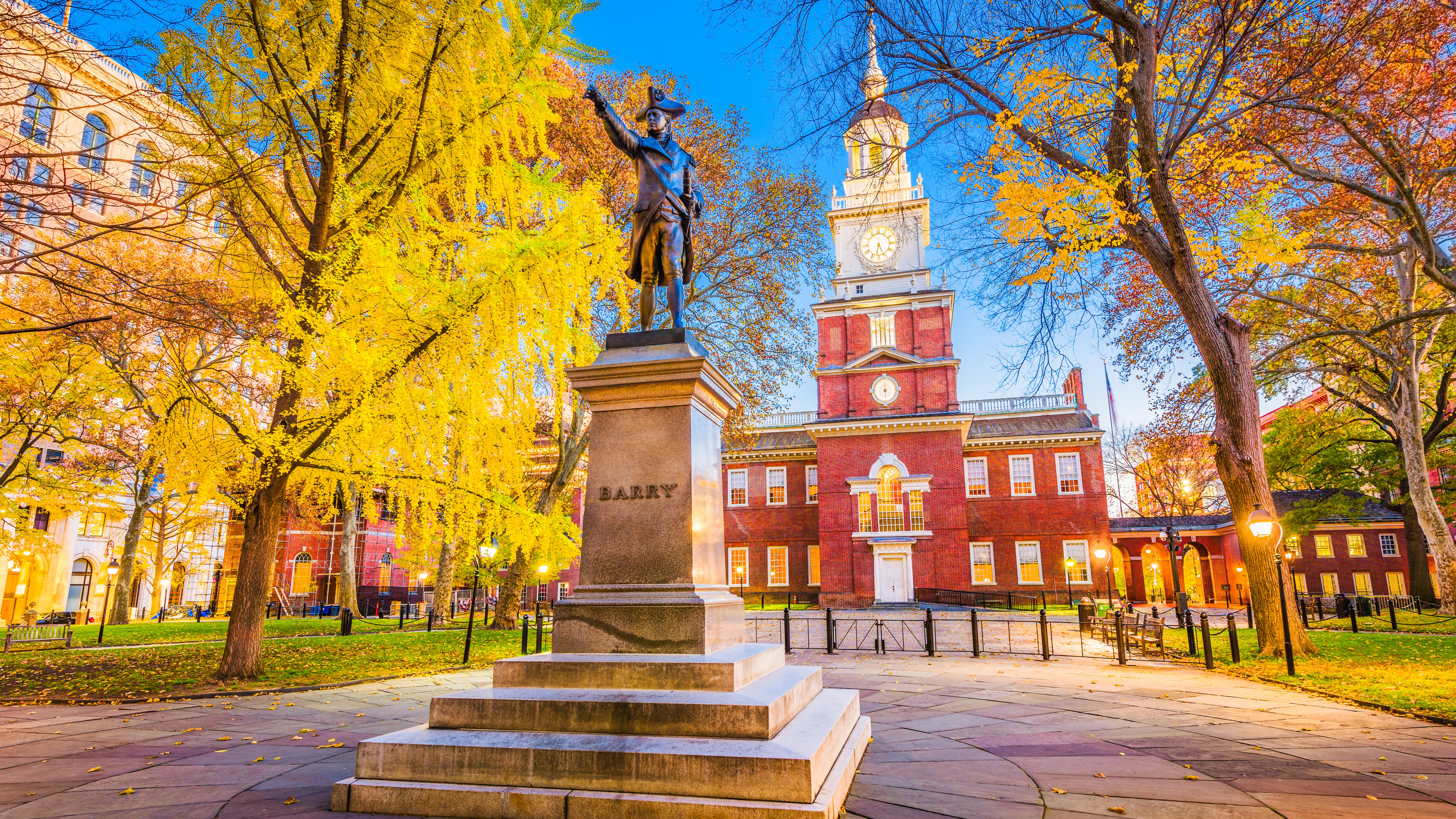 3x2philadelphia-pennsylvania-at-independence-hall-TSH5G9C